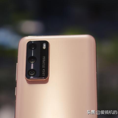 (勇敢的骑士单手)一个勇敢的骑士手握利剑,踏上征程的奇幻游戏之旅 (勇敢的骑士单手)一个勇敢的骑士手握利剑,踏上征程的奇幻游戏之旅