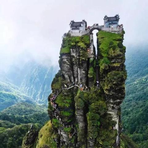 (天空之城电子琴视频教程)适合初学者的天空之城电子琴简谱教程:零基础也能轻松弹奏