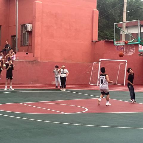 深度解析:热血篮球装备大全图鉴,挖掘篮球装备的科技含量与运动品质 深度解析:热血篮球装备大全图鉴,挖掘篮球装备的科技含量与运动品质